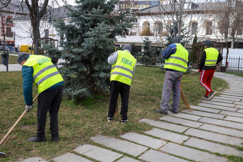 A început curățenia de primăvară în Galați