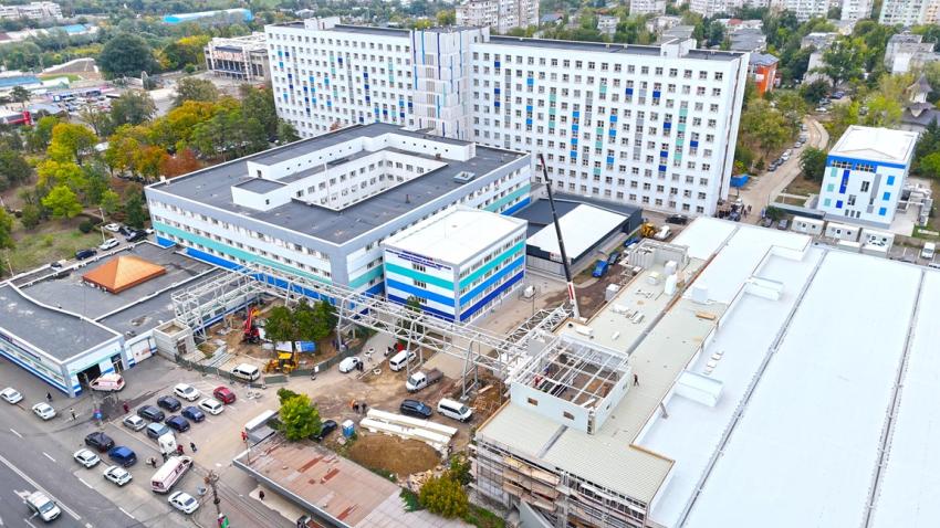 A început montarea heliportului SMURD de la Spitalul Județean Galați