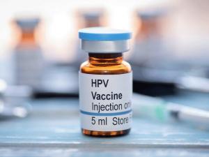 Au venit dozele de vaccin HPV. Părinții de fete trebuie să solicite vaccinarea la medicii de familie