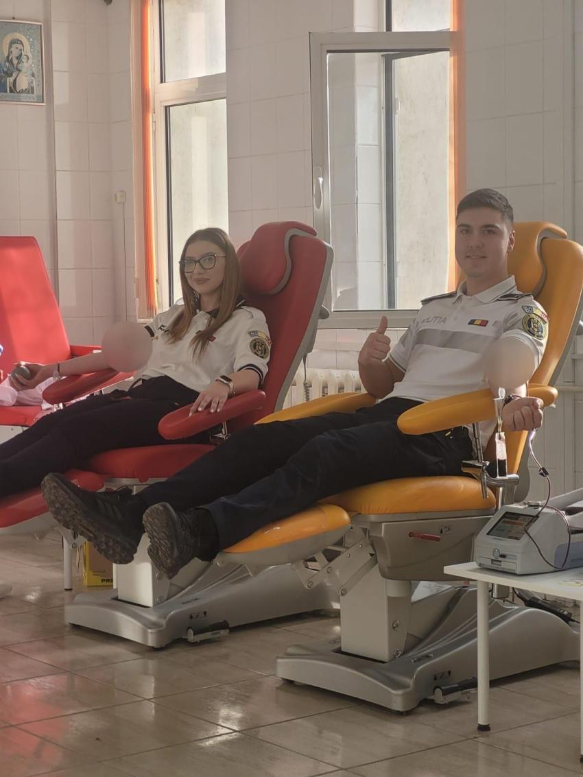 Sânge donat de polițiștii rutieri din Galați pentru victimele accidentelor de circulație