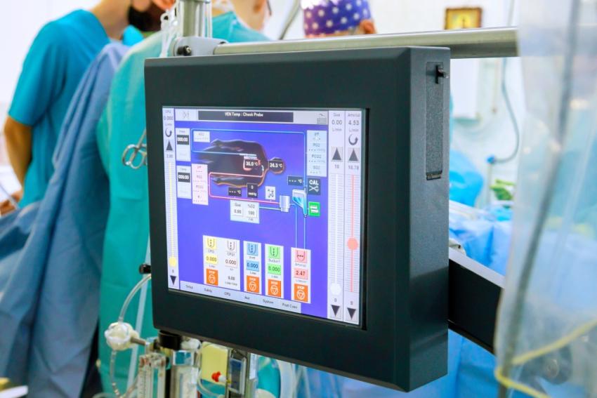 Reţeaua unităţilor finanţate pentru tratamentul pacienţilor critici prin programul AP-ECMO, extinsă